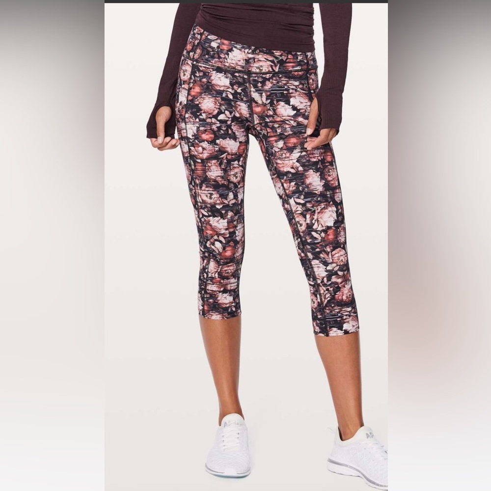 lululemon athletica Floral Peony Print Leggings & Sports Bra Set - Picture 2 of 10